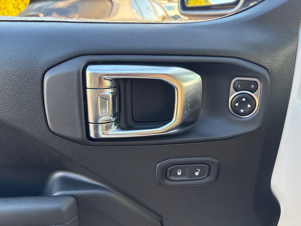 new 2026 Jeep Wrangler car, priced at $48,094