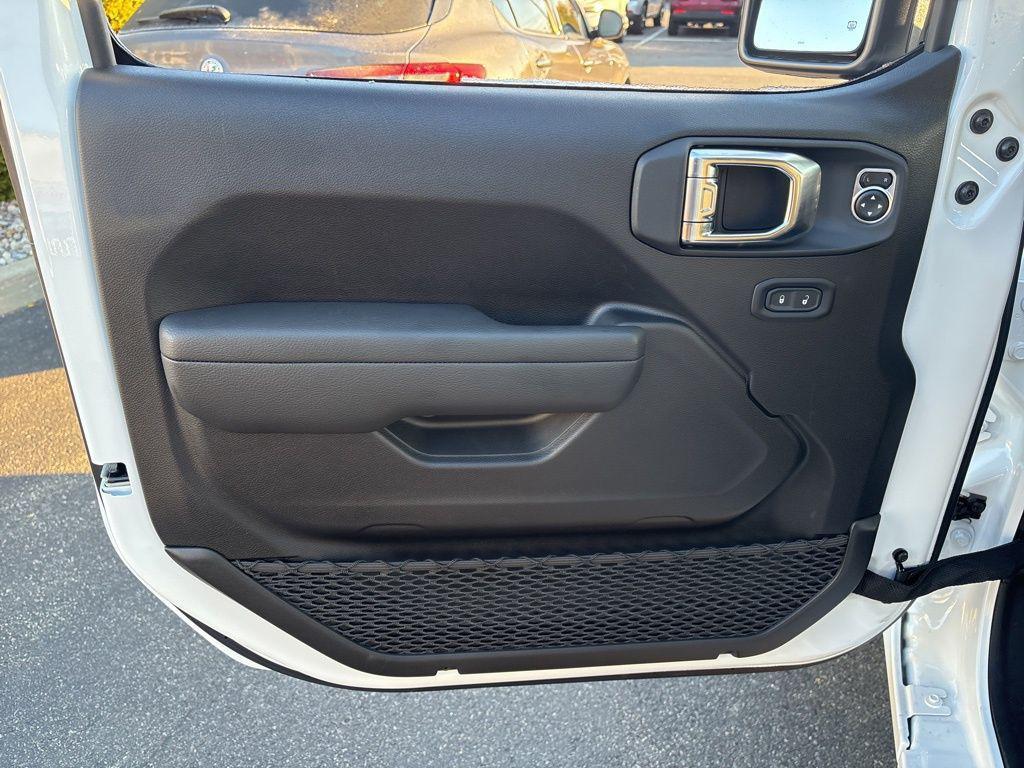 new 2026 Jeep Wrangler car, priced at $48,094