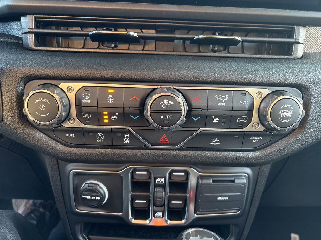 new 2026 Jeep Wrangler car, priced at $48,094