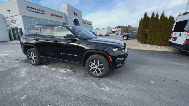 new 2025 Jeep Grand Cherokee car, priced at $50,235