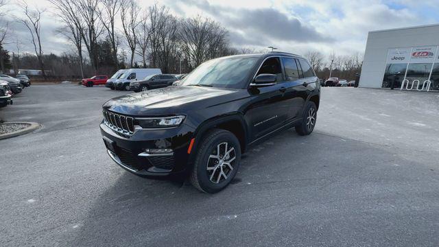 new 2025 Jeep Grand Cherokee car, priced at $50,235