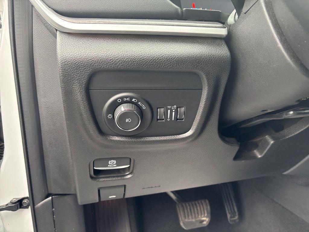 used 2023 Jeep Grand Cherokee car, priced at $28,800