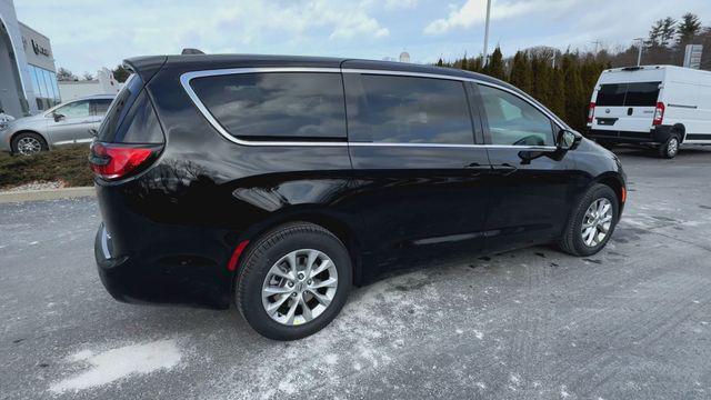 new 2025 Chrysler Pacifica car, priced at $44,925