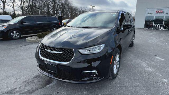 new 2025 Chrysler Pacifica car, priced at $44,925