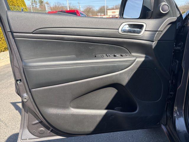 used 2021 Jeep Grand Cherokee car, priced at $28,277