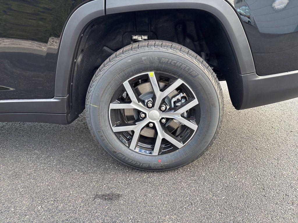 new 2025 Jeep Grand Cherokee L car, priced at $48,047