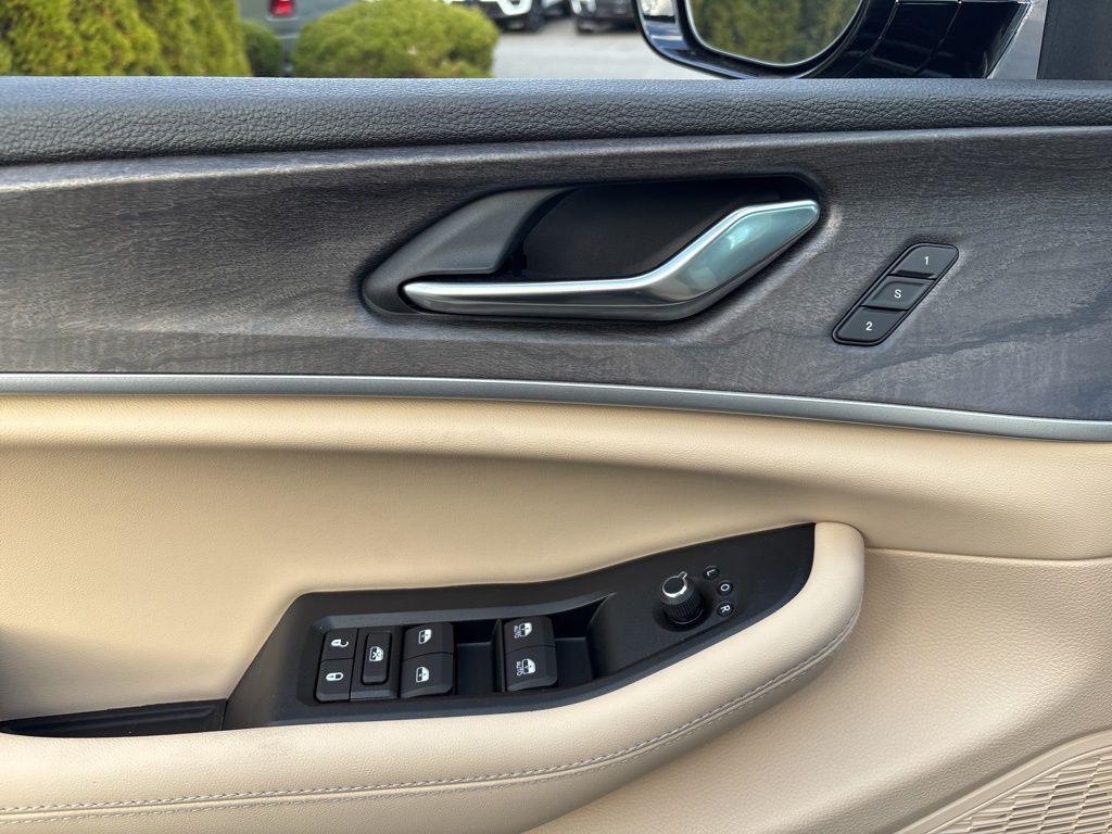 new 2025 Jeep Grand Cherokee L car, priced at $48,047