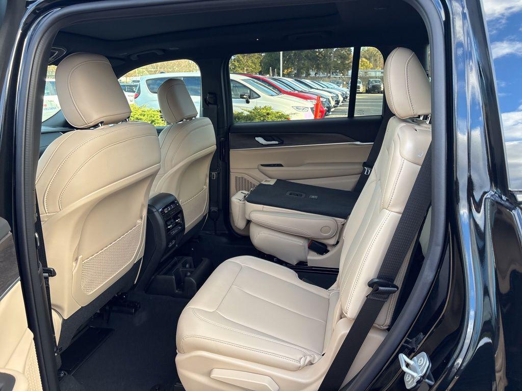 new 2025 Jeep Grand Cherokee L car, priced at $48,047