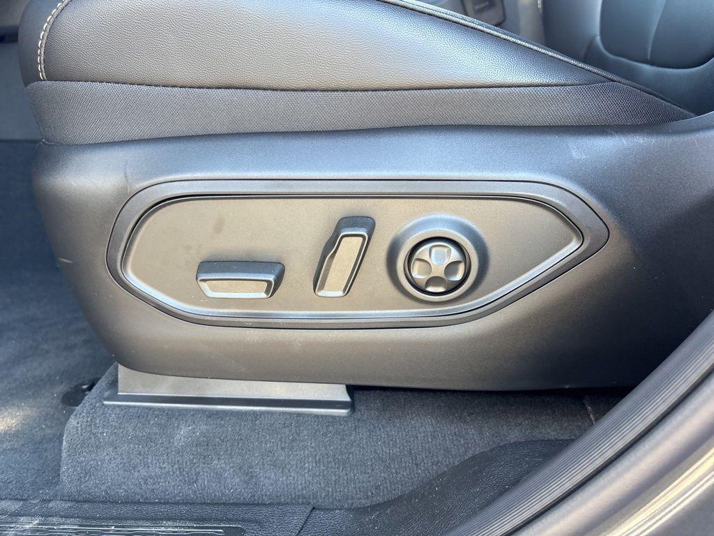 new 2025 Jeep Grand Cherokee car, priced at $45,961