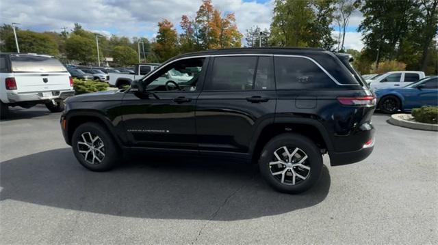 new 2025 Jeep Grand Cherokee car, priced at $50,153