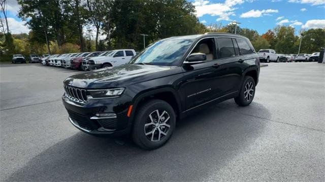 new 2025 Jeep Grand Cherokee car, priced at $50,153