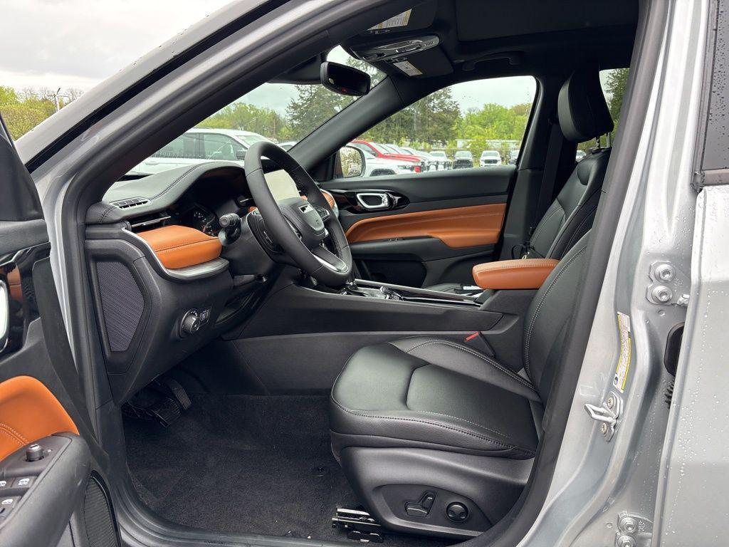 new 2025 Jeep Compass car, priced at $35,086