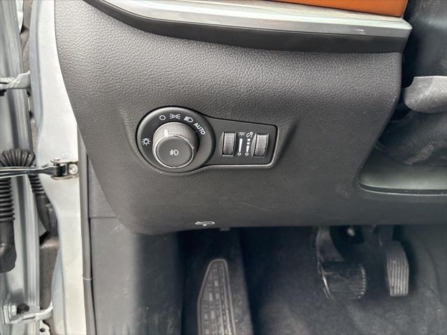 new 2025 Jeep Compass car, priced at $35,375