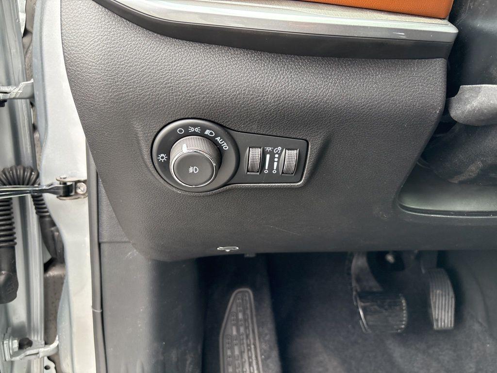 new 2025 Jeep Compass car, priced at $35,086