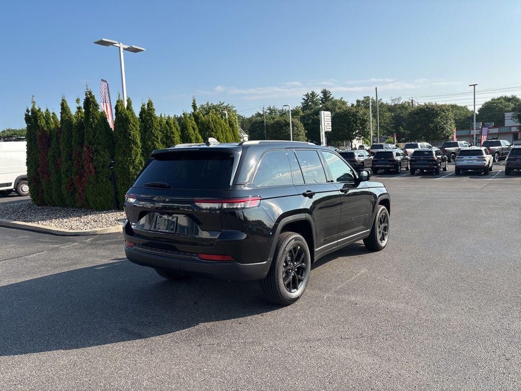 new 2025 Jeep Grand Cherokee car, priced at $41,552