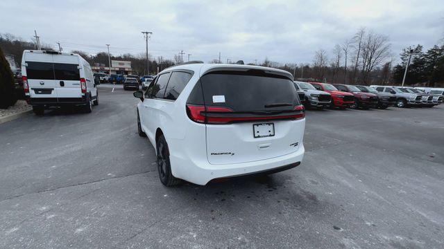 new 2025 Chrysler Pacifica car, priced at $50,630