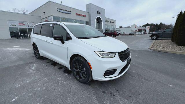 new 2025 Chrysler Pacifica car, priced at $50,630