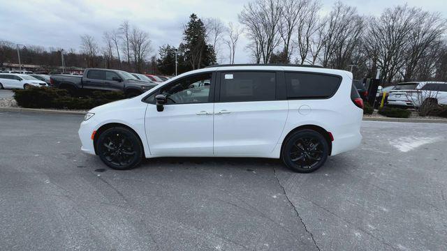 new 2025 Chrysler Pacifica car, priced at $50,630