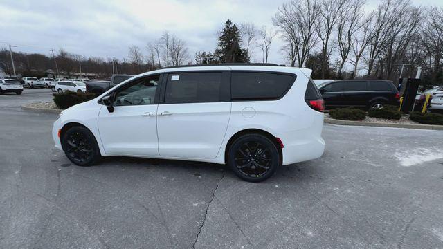 new 2025 Chrysler Pacifica car, priced at $50,630