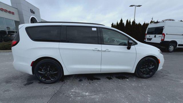 new 2025 Chrysler Pacifica car, priced at $50,630