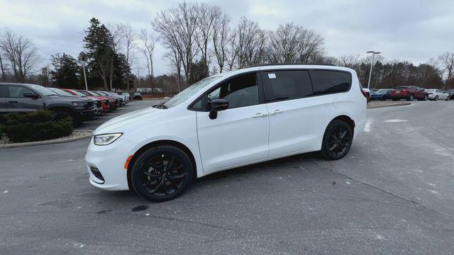 new 2025 Chrysler Pacifica car, priced at $50,630