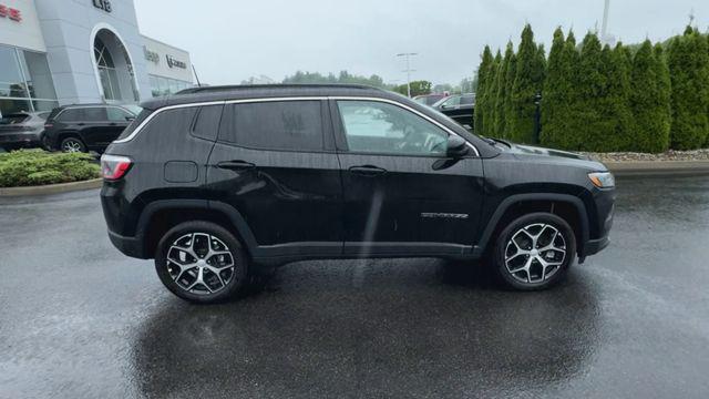 new 2024 Jeep Compass car, priced at $31,289