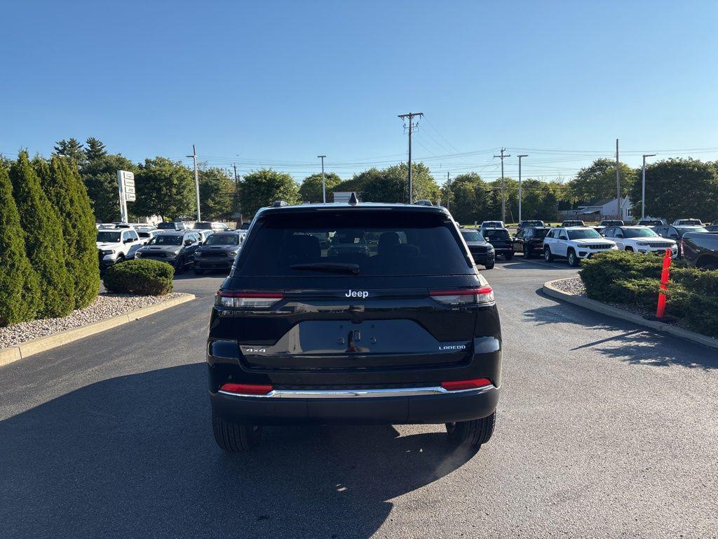 new 2025 Jeep Grand Cherokee car, priced at $40,153