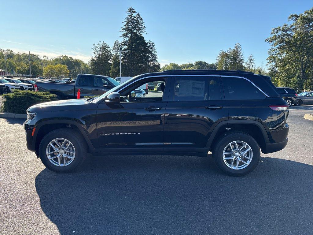 new 2025 Jeep Grand Cherokee car, priced at $40,153