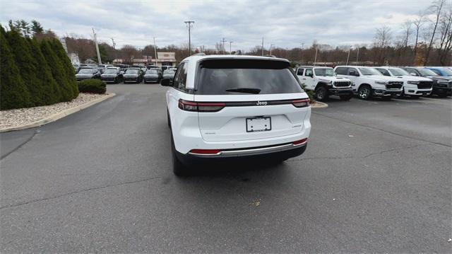 new 2025 Jeep Grand Cherokee car, priced at $42,375