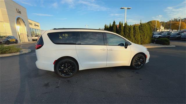 new 2025 Chrysler Pacifica car, priced at $53,540