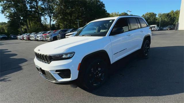 new 2024 Jeep Grand Cherokee car, priced at $43,165