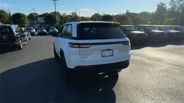 new 2024 Jeep Grand Cherokee car, priced at $43,165