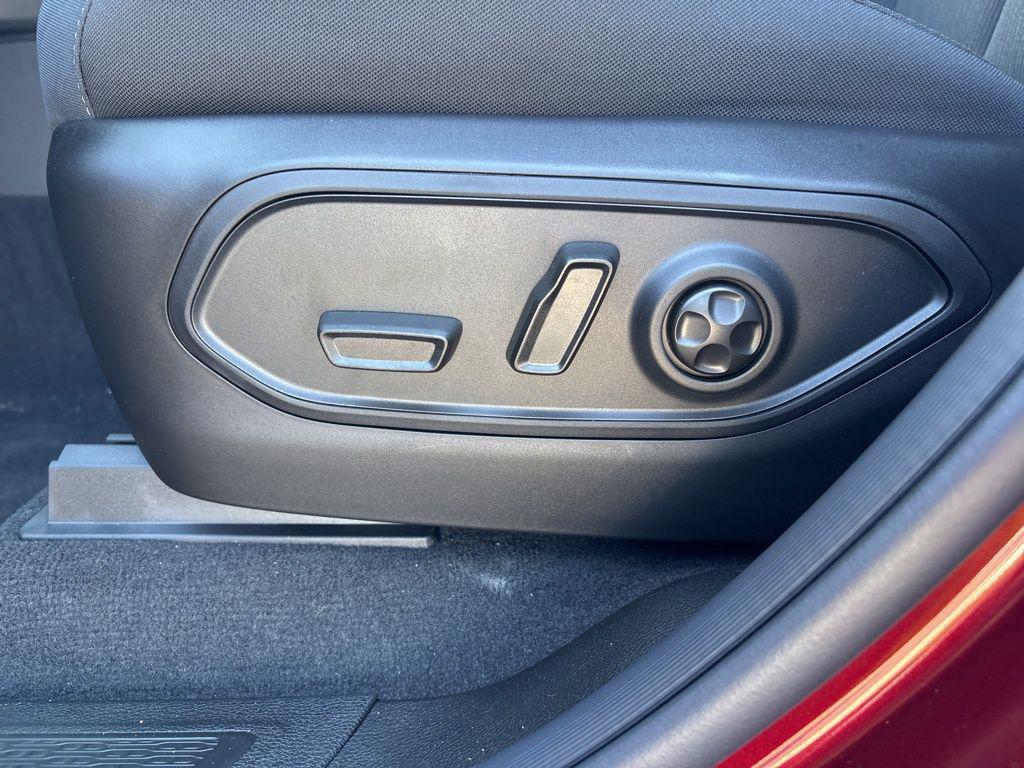 new 2025 Jeep Grand Cherokee car, priced at $39,537