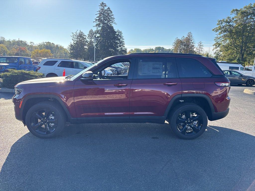 new 2025 Jeep Grand Cherokee car, priced at $45,470