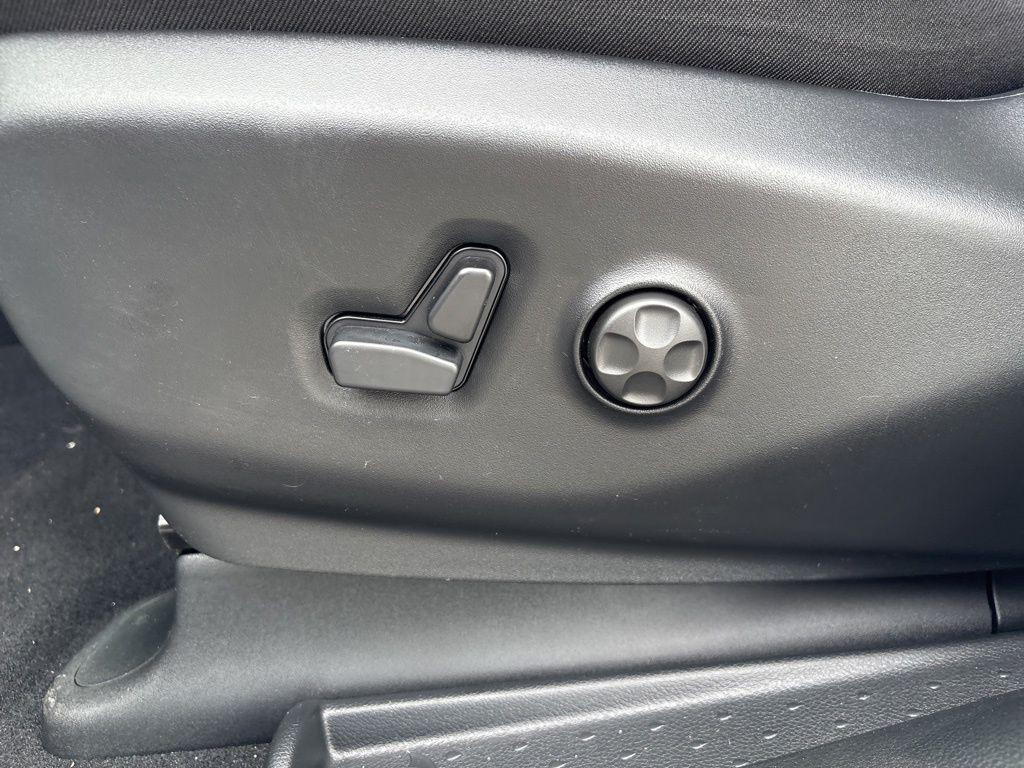 new 2026 Chrysler Pacifica car, priced at $52,169