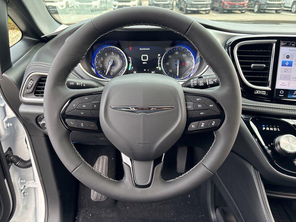 new 2026 Chrysler Pacifica car, priced at $52,169