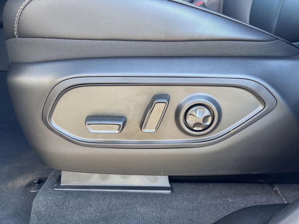 new 2025 Jeep Grand Cherokee car, priced at $45,961