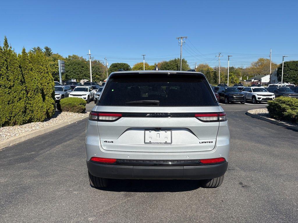 new 2025 Jeep Grand Cherokee car, priced at $45,961