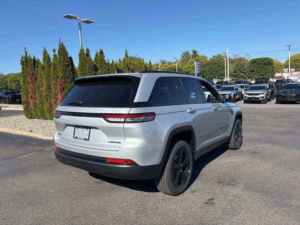 new 2025 Jeep Grand Cherokee car, priced at $45,961