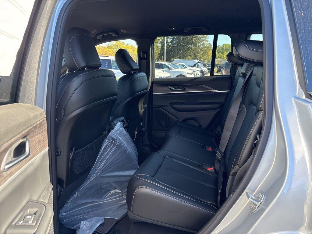 new 2025 Jeep Grand Cherokee car, priced at $45,961