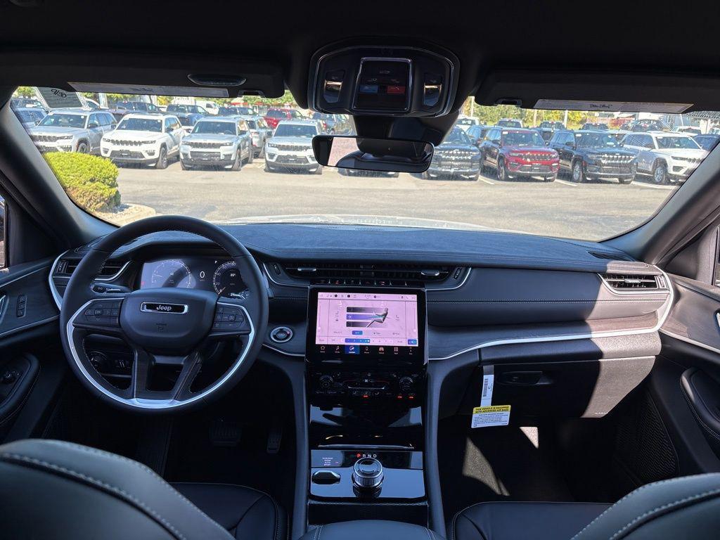 new 2025 Jeep Grand Cherokee car, priced at $45,961
