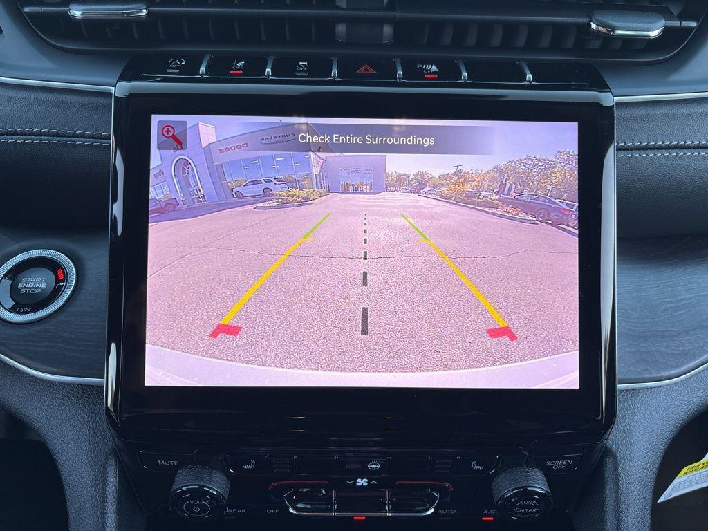 new 2025 Jeep Grand Cherokee car, priced at $45,961