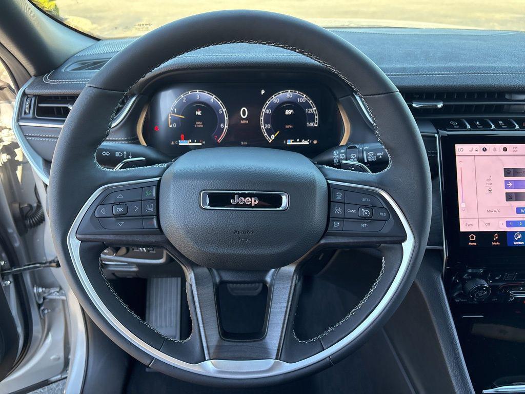 new 2025 Jeep Grand Cherokee car, priced at $45,961