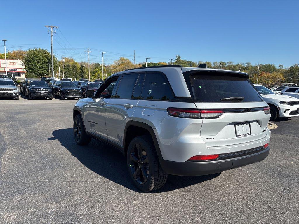 new 2025 Jeep Grand Cherokee car, priced at $45,961