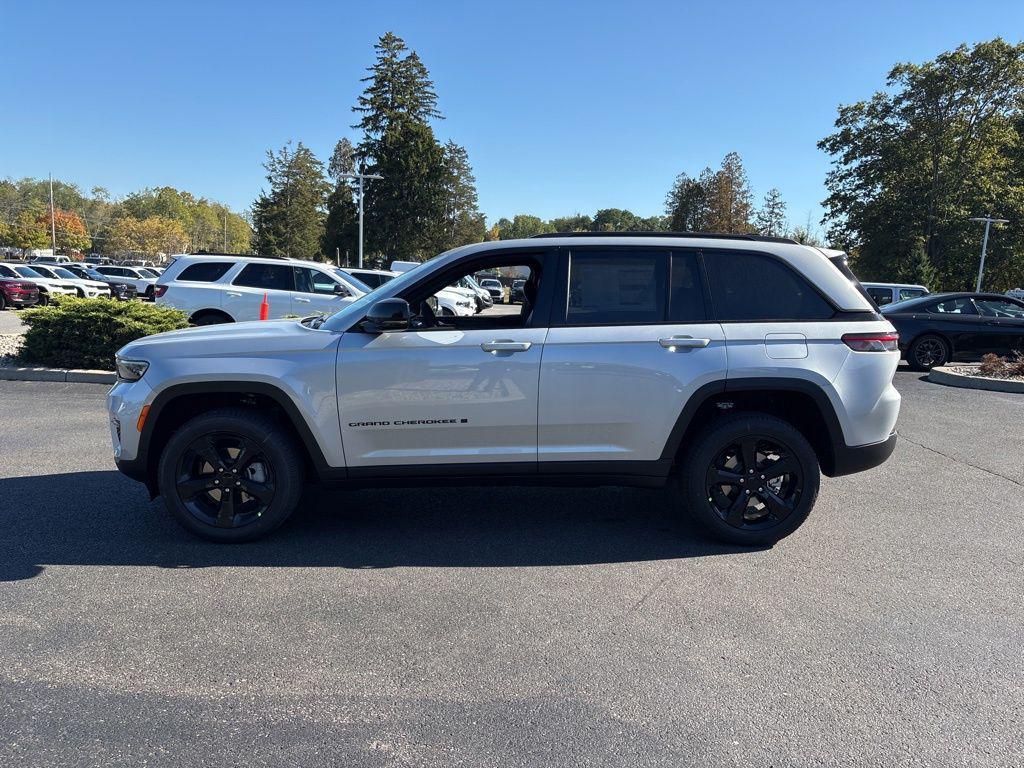 new 2025 Jeep Grand Cherokee car, priced at $45,961
