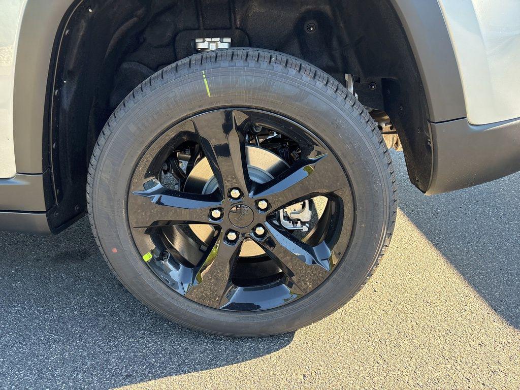 new 2025 Jeep Grand Cherokee car, priced at $45,961