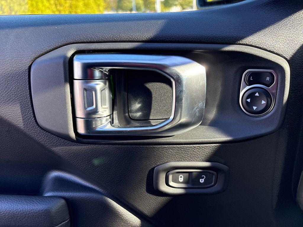 new 2026 Jeep Wrangler car, priced at $48,683