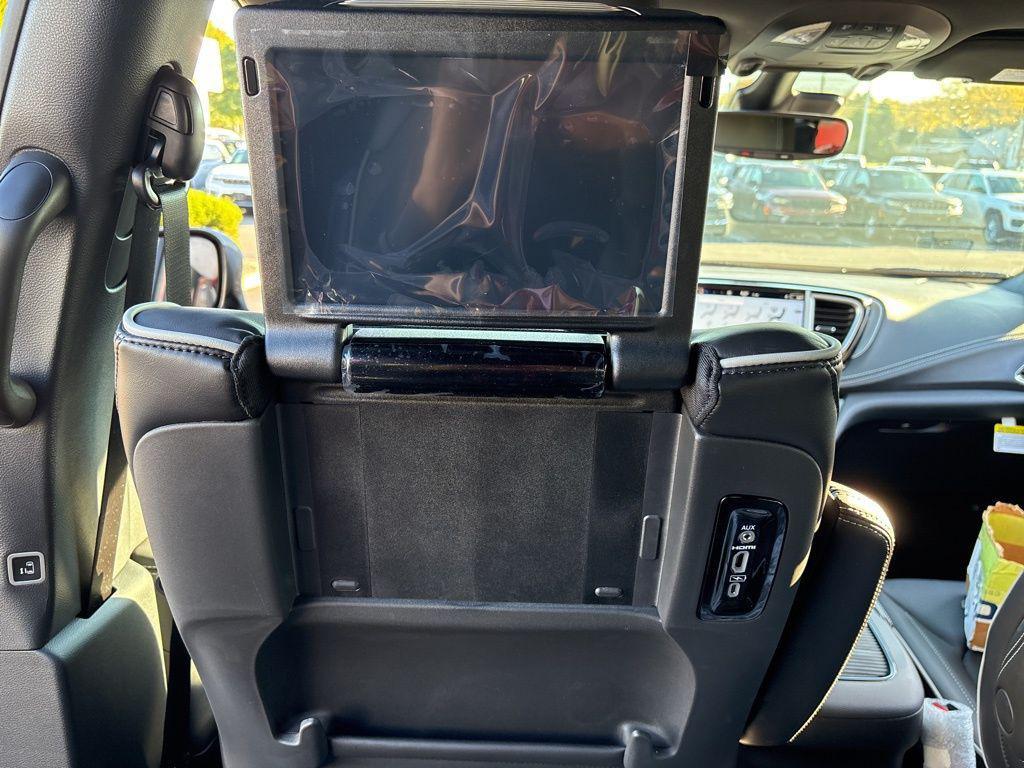 new 2026 Chrysler Pacifica car, priced at $55,913