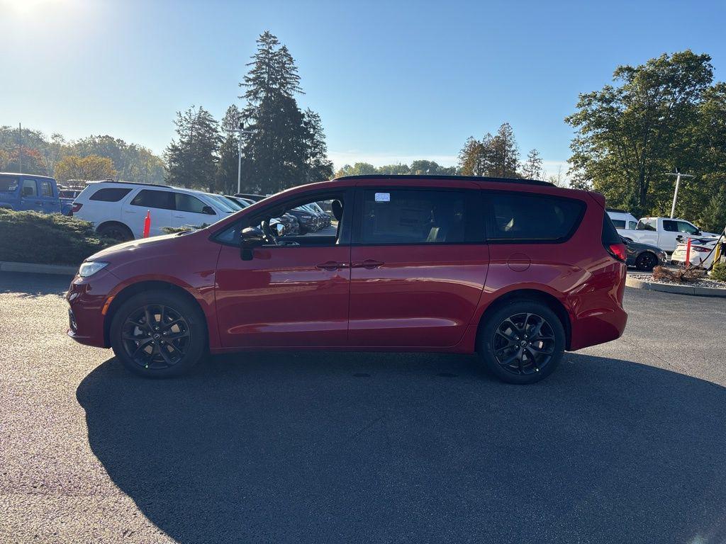 new 2026 Chrysler Pacifica car, priced at $55,913