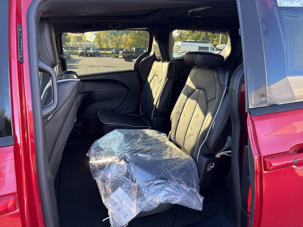 new 2026 Chrysler Pacifica car, priced at $55,913